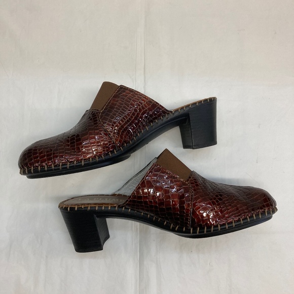 La Plume croc print leather mules/clogs - Picture 3 of 6